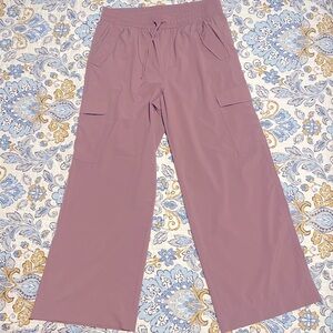 Old Navy Powersoft cargo wide-leg pants, size large